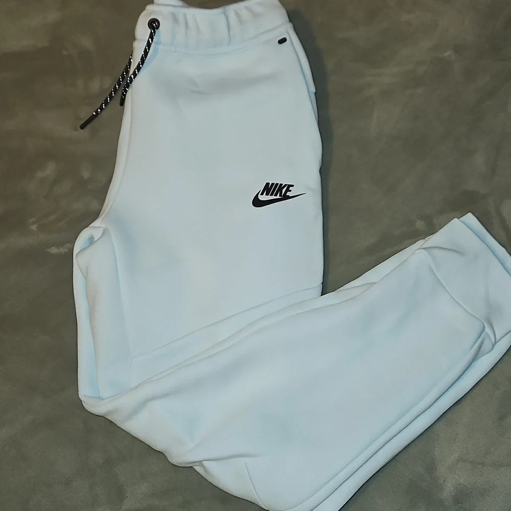 Nike Sportswear Tech Fleece Big Boys' Pants - Picture 3 of 7